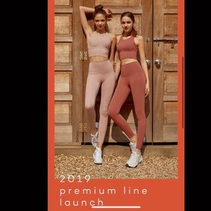 A set of Xeximix work out wear